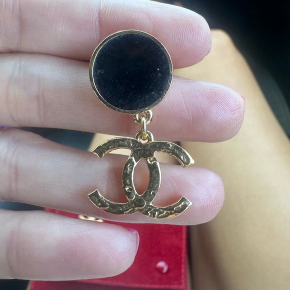 Gorgeous CHANEL pendant errings ๐คฉ - Picture 2 of 5